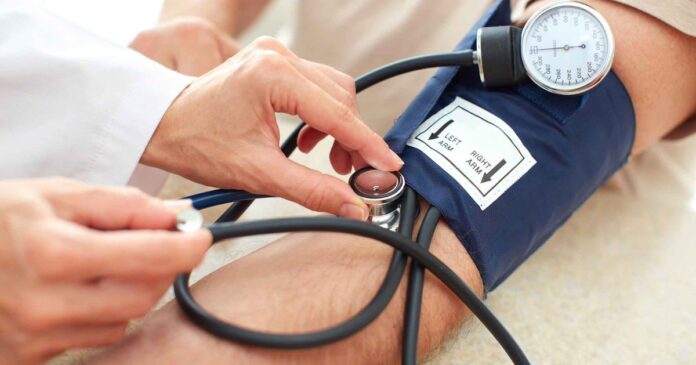Blood Pressure : উচ্চ রক্তচাপ নিয়ন্ত্রণ রাখতে অবশ্যই মেনে চলুন এই ঘরোয়া টোটকা, শরীর থাকবে সম্পূর্ণ সুস্থ